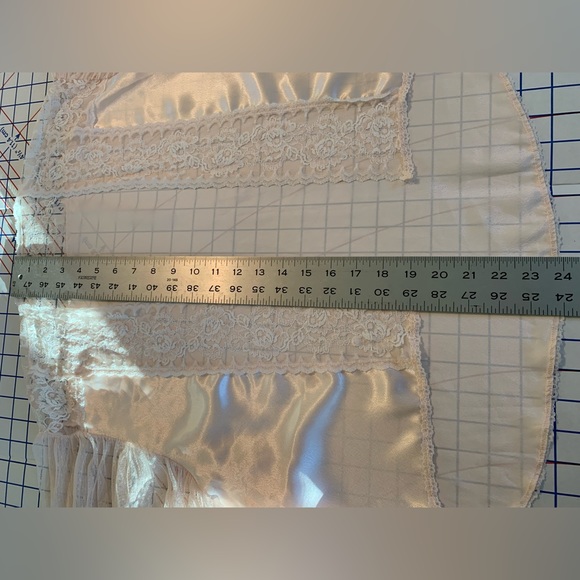 🩷 Vntg pale pink bed jacket - Picture 9 of 12